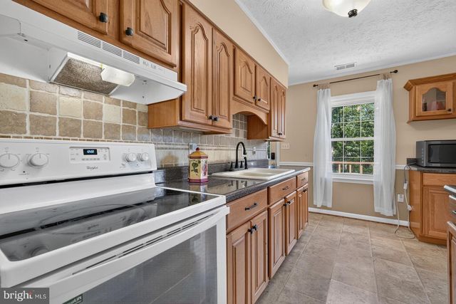 313 KNIGHT DR, White Post, VA 22663