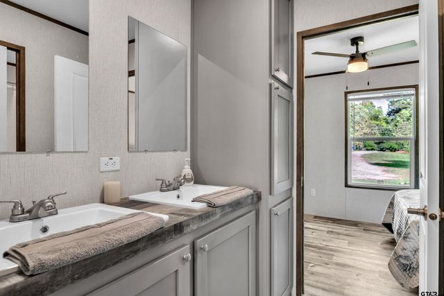 4976 S FM 315, Chandler, TX 75758