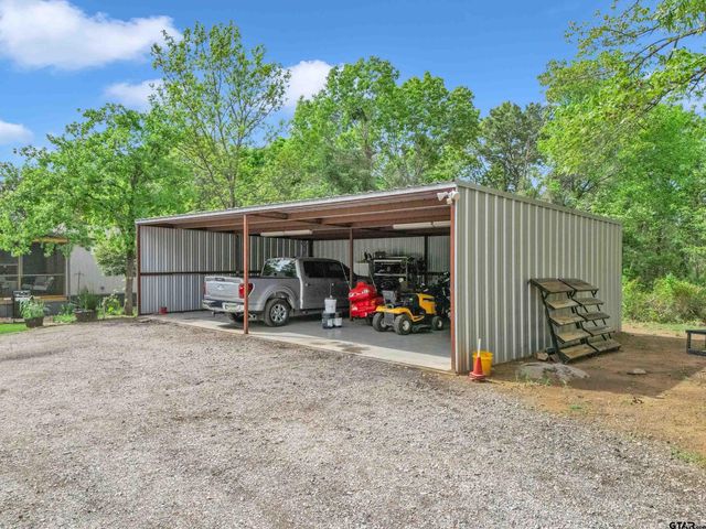 4976 S FM 315, Chandler, TX 75758