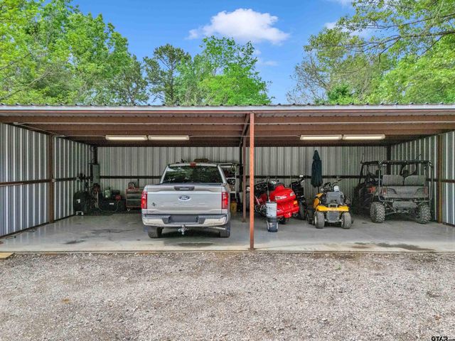 4976 S FM 315, Chandler, TX 75758
