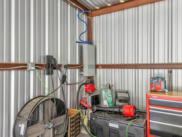 4976 S FM 315, Chandler, TX 75758