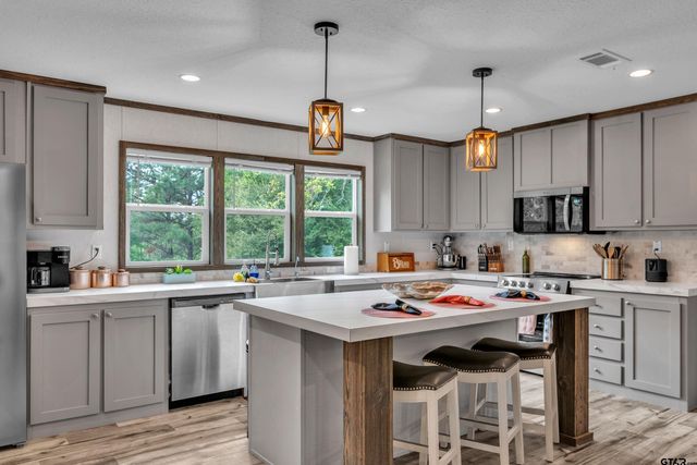 4976 S FM 315, Chandler, TX 75758