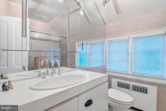 1213 ROUNDHILL RD, Baltimore, MD 21218