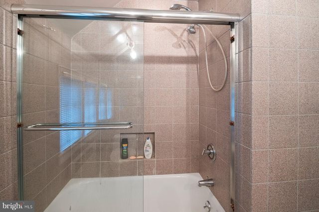1213 ROUNDHILL RD, Baltimore, MD 21218