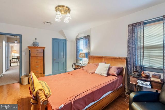 1213 ROUNDHILL RD, Baltimore, MD 21218