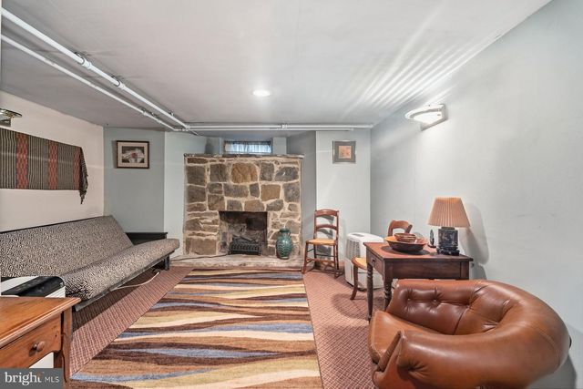 1213 ROUNDHILL RD, Baltimore, MD 21218
