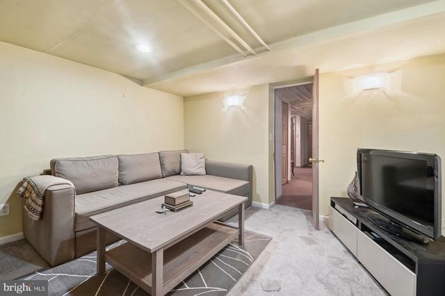 1213 ROUNDHILL RD, Baltimore, MD 21218