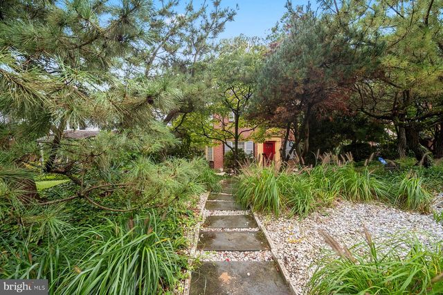1213 ROUNDHILL RD, Baltimore, MD 21218