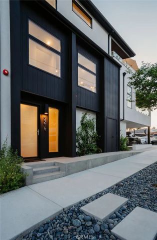 521 Iris Avenue, Corona Del Mar, CA 92625