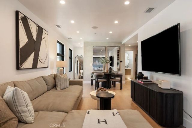 521 Iris Avenue, Corona Del Mar, CA 92625