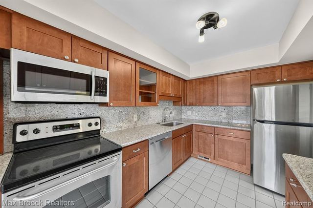 600 W Brown Street 309, Birmingham, MI 48009