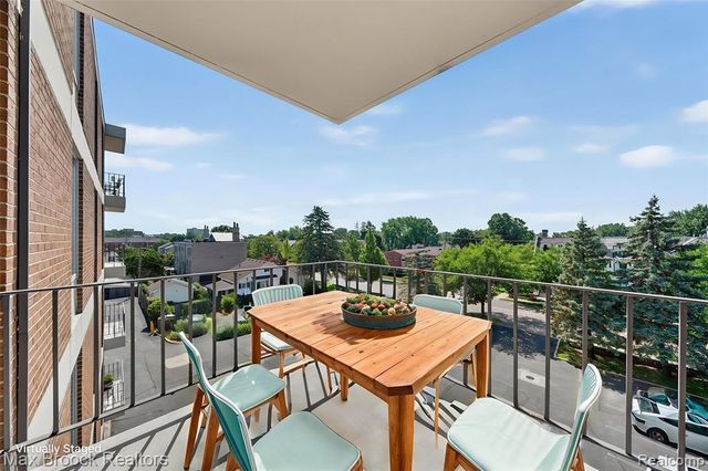 600 W Brown Street 309, Birmingham, MI 48009