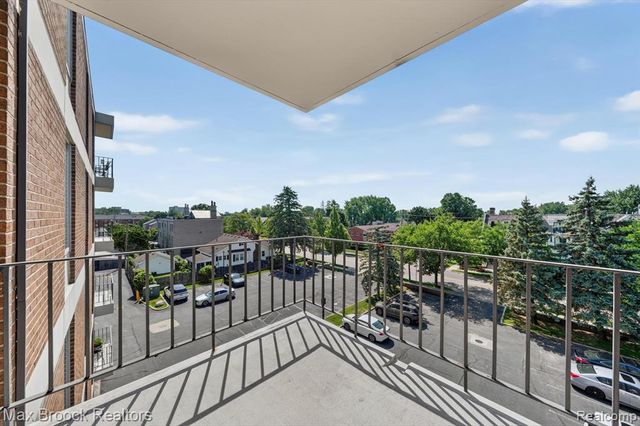 600 W Brown Street 309, Birmingham, MI 48009