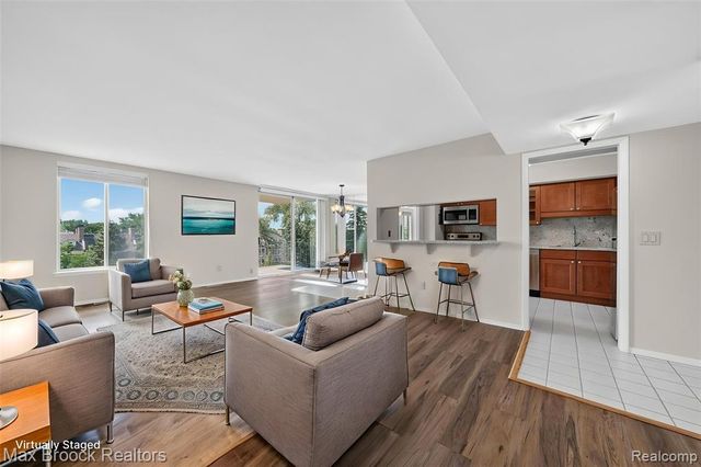 600 W Brown Street 309, Birmingham, MI 48009