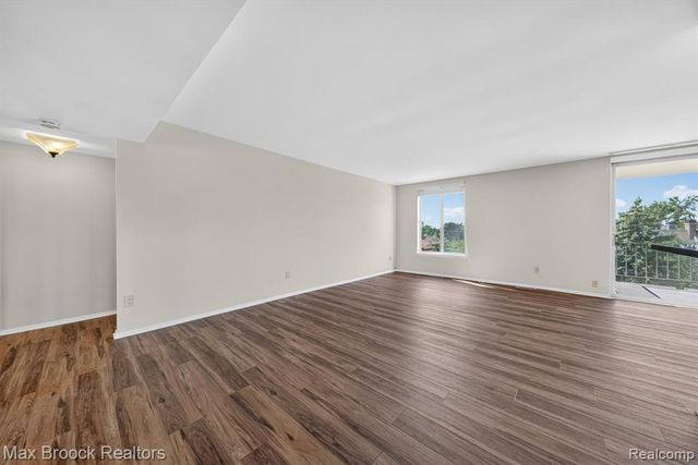 600 W Brown Street 309, Birmingham, MI 48009