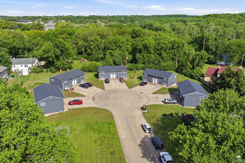 3300-3302 Fairman Circle, Manhattan, KS 66503