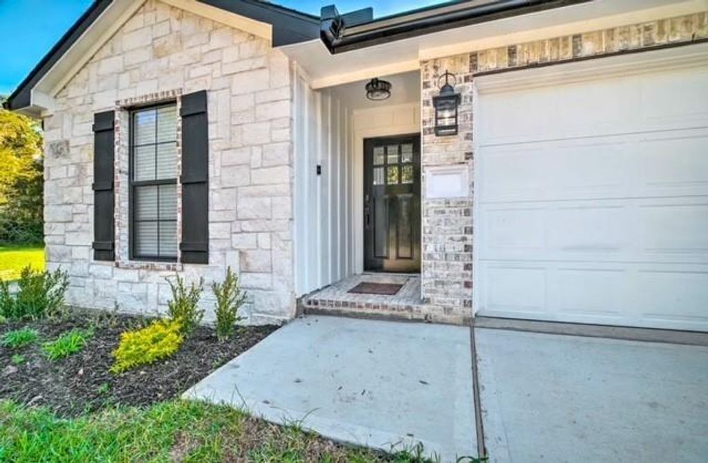 13026 Walden Road, Montgomery, TX 77356