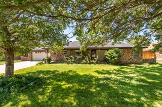1108 Bennett Drive, Dumas, TX 79029