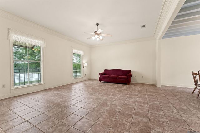 1310 Lake Pointe Ave, Zachary, LA 70791
