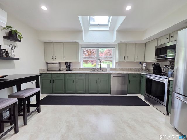 253 Liberty Highway, Putnam, CT 06260