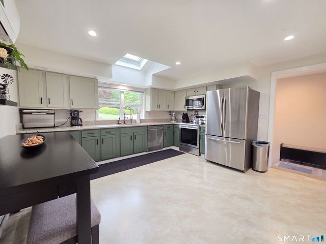253 Liberty Highway, Putnam, CT 06260