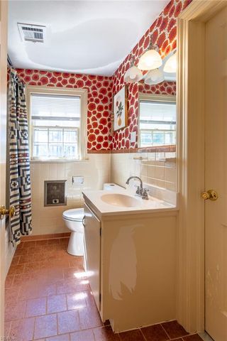 22242 Ball Park RD, Newsoms, VA 23874