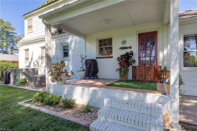 22242 Ball Park RD, Newsoms, VA 23874