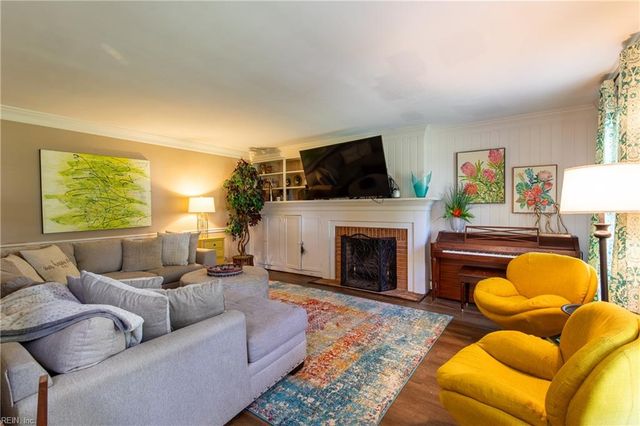 22242 Ball Park RD, Newsoms, VA 23874