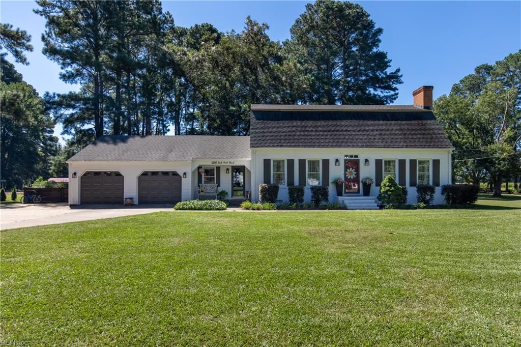 22242 Ball Park RD, Newsoms, VA 23874