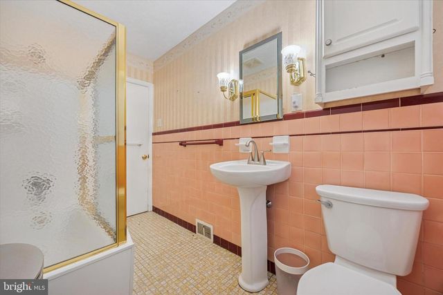 422 W MORELAND AVE, Hatboro, PA 19040