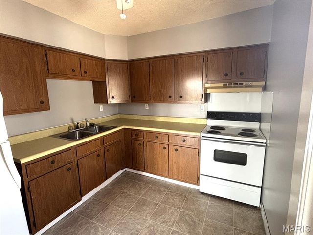 325 Prairie Street, Greenville, IL 62246