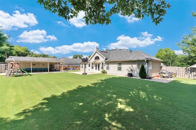 6 Breeghle Lane, Bella Vista, AR 72714