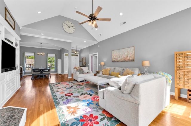 6 Breeghle Lane, Bella Vista, AR 72714