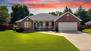 6 Breeghle Lane, Bella Vista, AR 72714