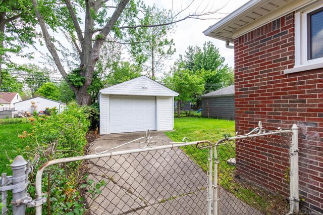 21526 Englehardt Street, St Clair Shores, MI 48080
