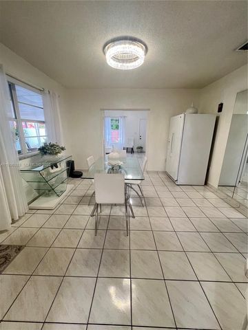 1351 SW 70th Ave, Miami, FL 33144