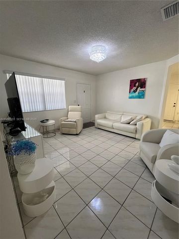 1351 SW 70th Ave, Miami, FL 33144