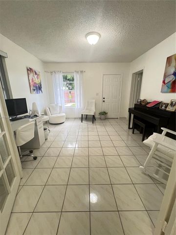 1351 SW 70th Ave, Miami, FL 33144