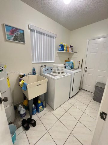 1351 SW 70th Ave, Miami, FL 33144