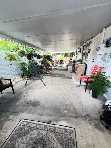 1351 SW 70th Ave, Miami, FL 33144