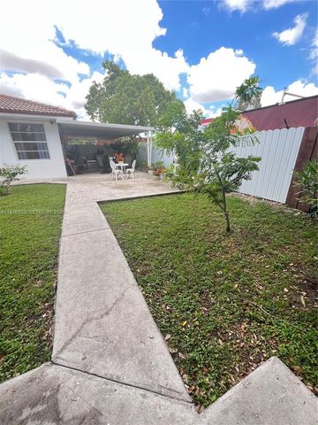 1351 SW 70th Ave, Miami, FL 33144