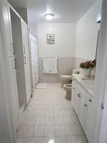 1351 SW 70th Ave, Miami, FL 33144