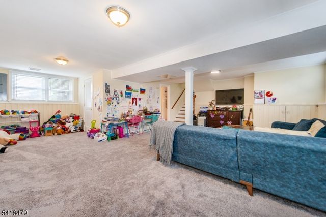 64 Pine St, Newton Town, NJ 07860