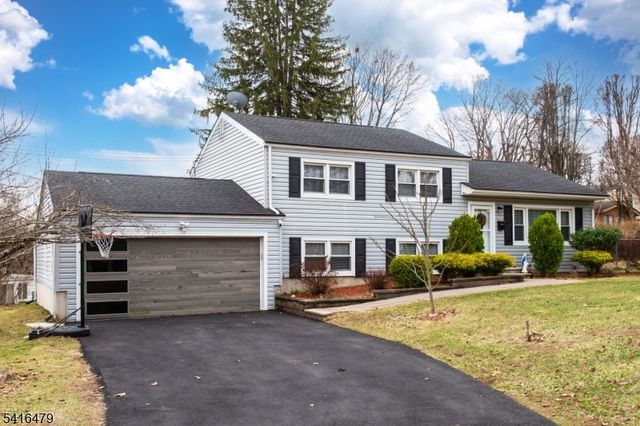 64 Pine St, Newton Town, NJ 07860