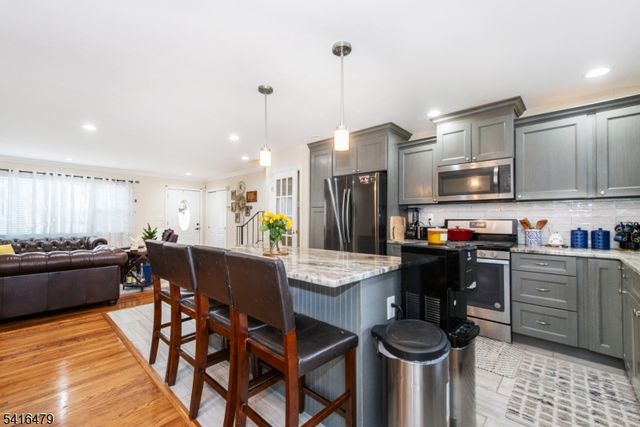 64 Pine St, Newton Town, NJ 07860