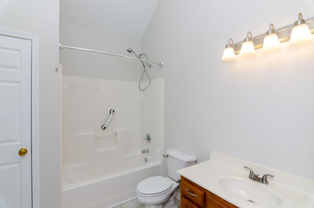 209 Newport Cove Ct, Thompsons Station, TN 37179