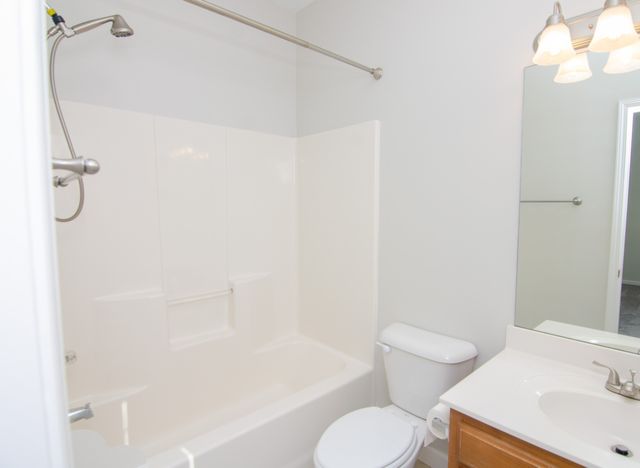 209 Newport Cove Ct, Thompsons Station, TN 37179