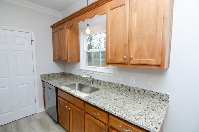 209 Newport Cove Ct, Thompsons Station, TN 37179