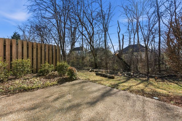 209 Newport Cove Ct, Thompsons Station, TN 37179