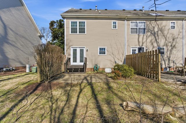 209 Newport Cove Ct, Thompsons Station, TN 37179